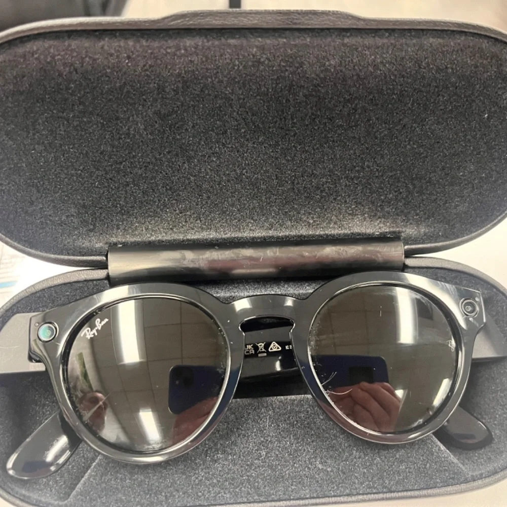 RAY-BAN STORIES SMART SUNGLASSES